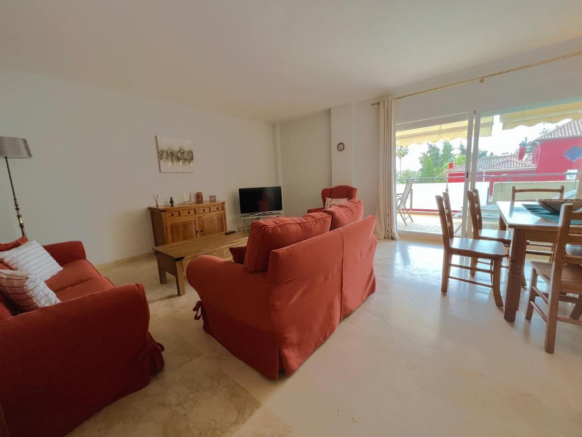 3 Bed Las Petunias, San Pedro Marbella Exteriör bild