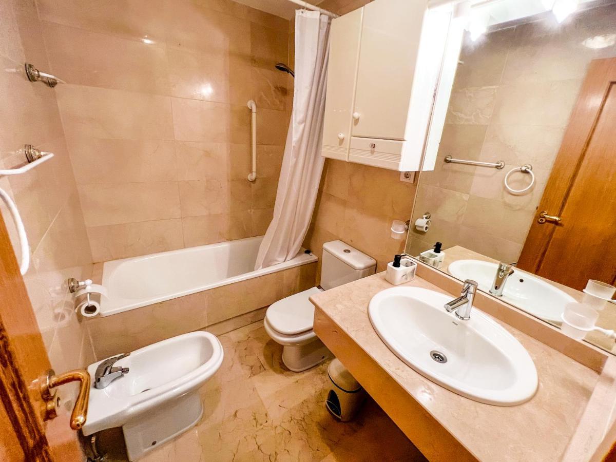 3 Bed Las Petunias, San Pedro Marbella Exteriör bild